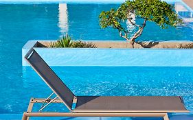 Mrs Chryssana Beach Hotel